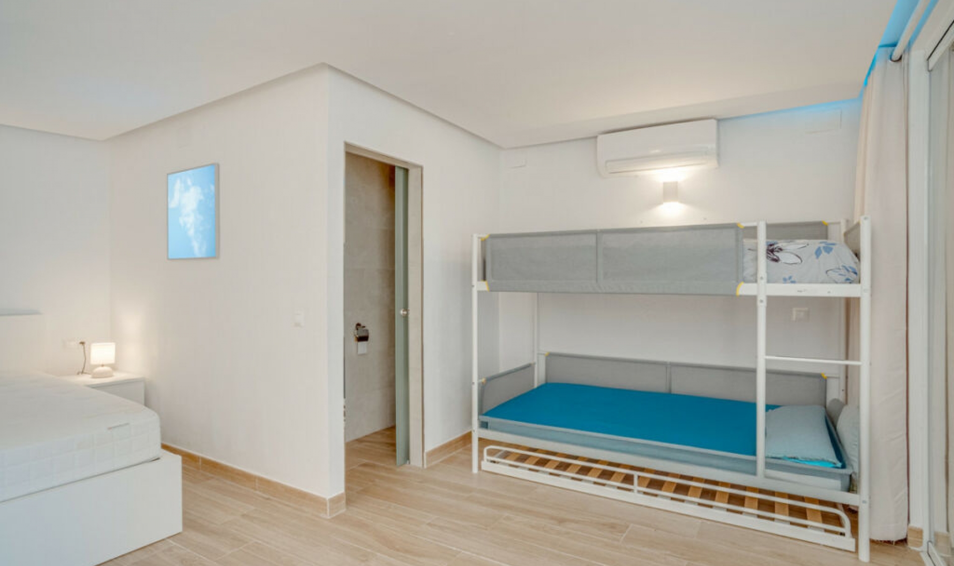 Resale - House -
Elviria