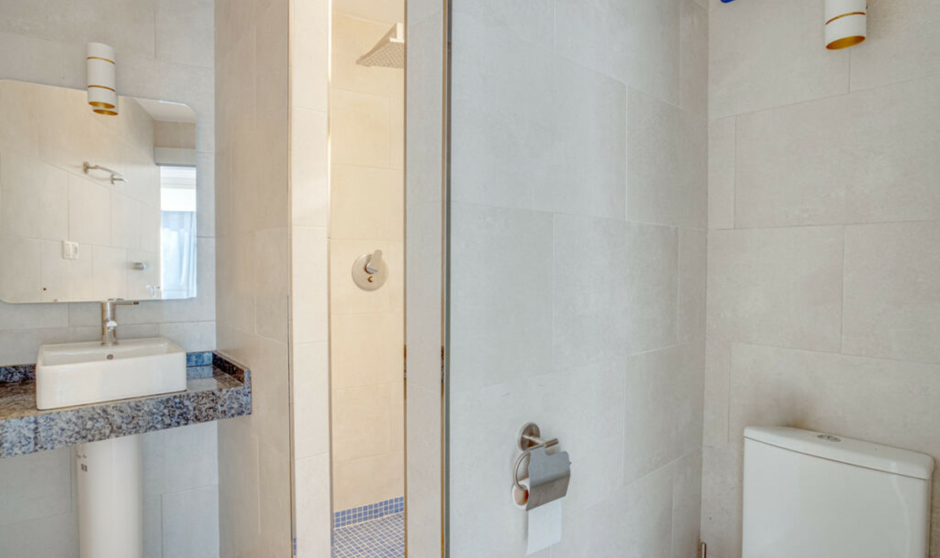 Resale - House -
Elviria