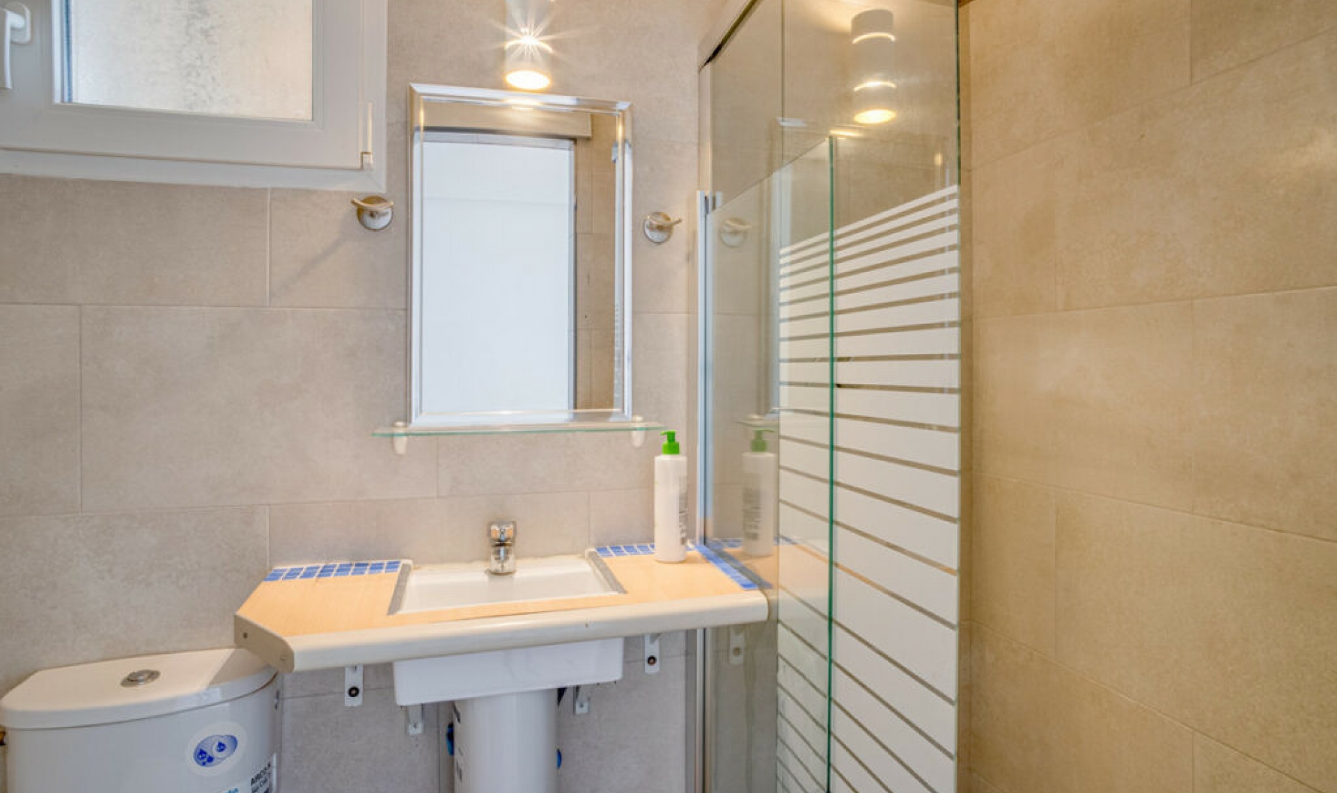 Resale - House -
Elviria