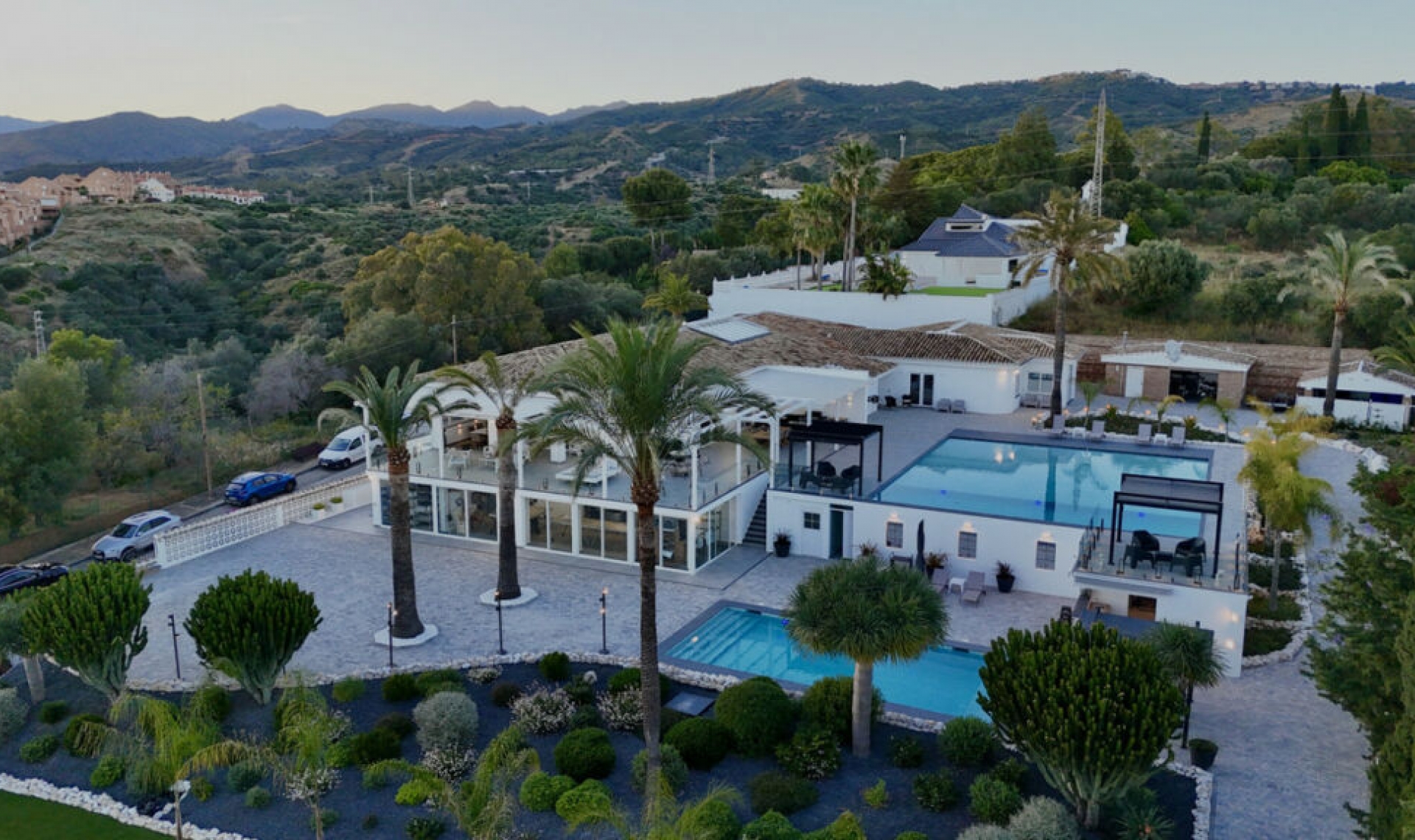 Resale - House -
Elviria