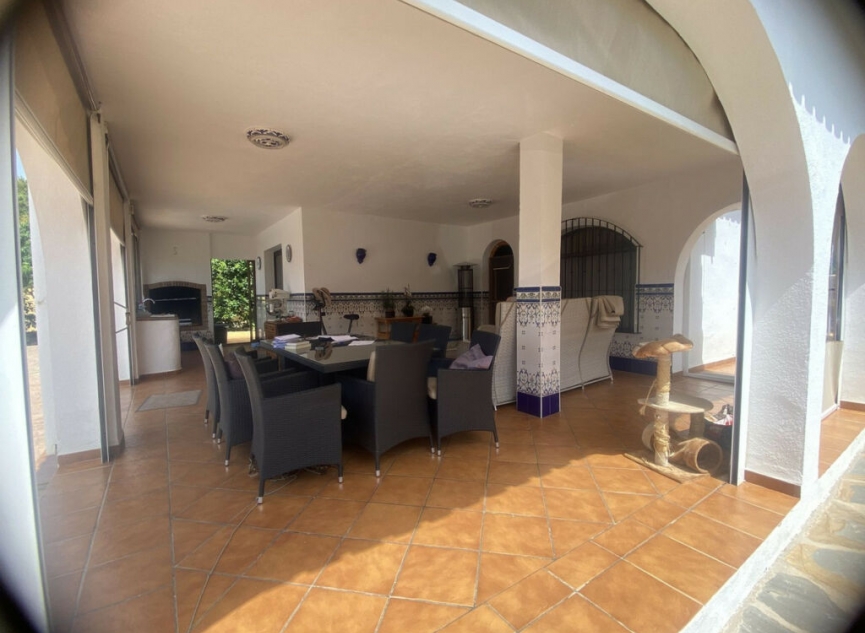 Resale - House -
Elviria