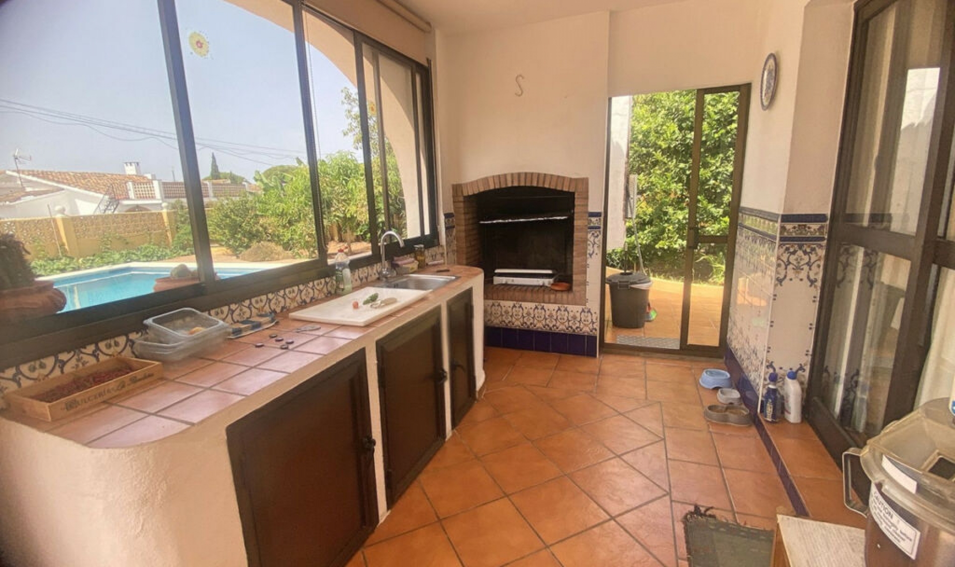 Resale - House -
Elviria