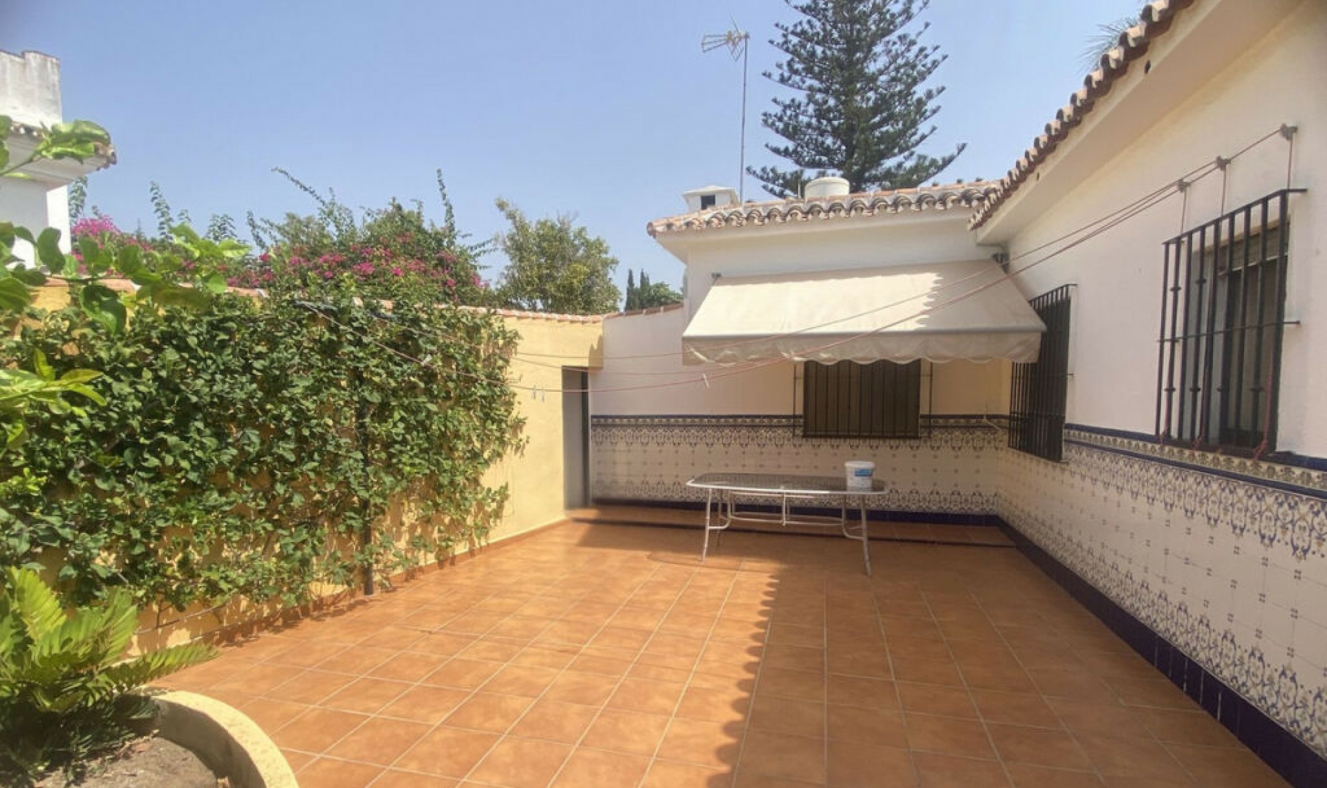 Resale - House -
Elviria