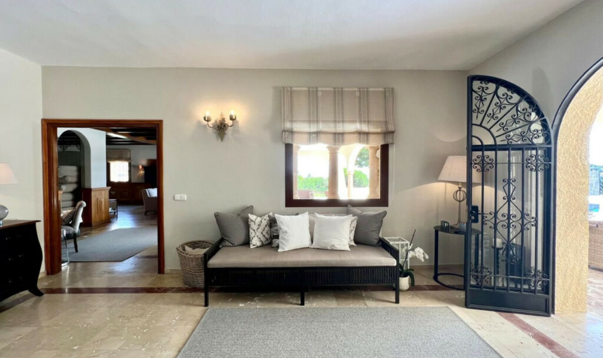 Resale - House -
Elviria