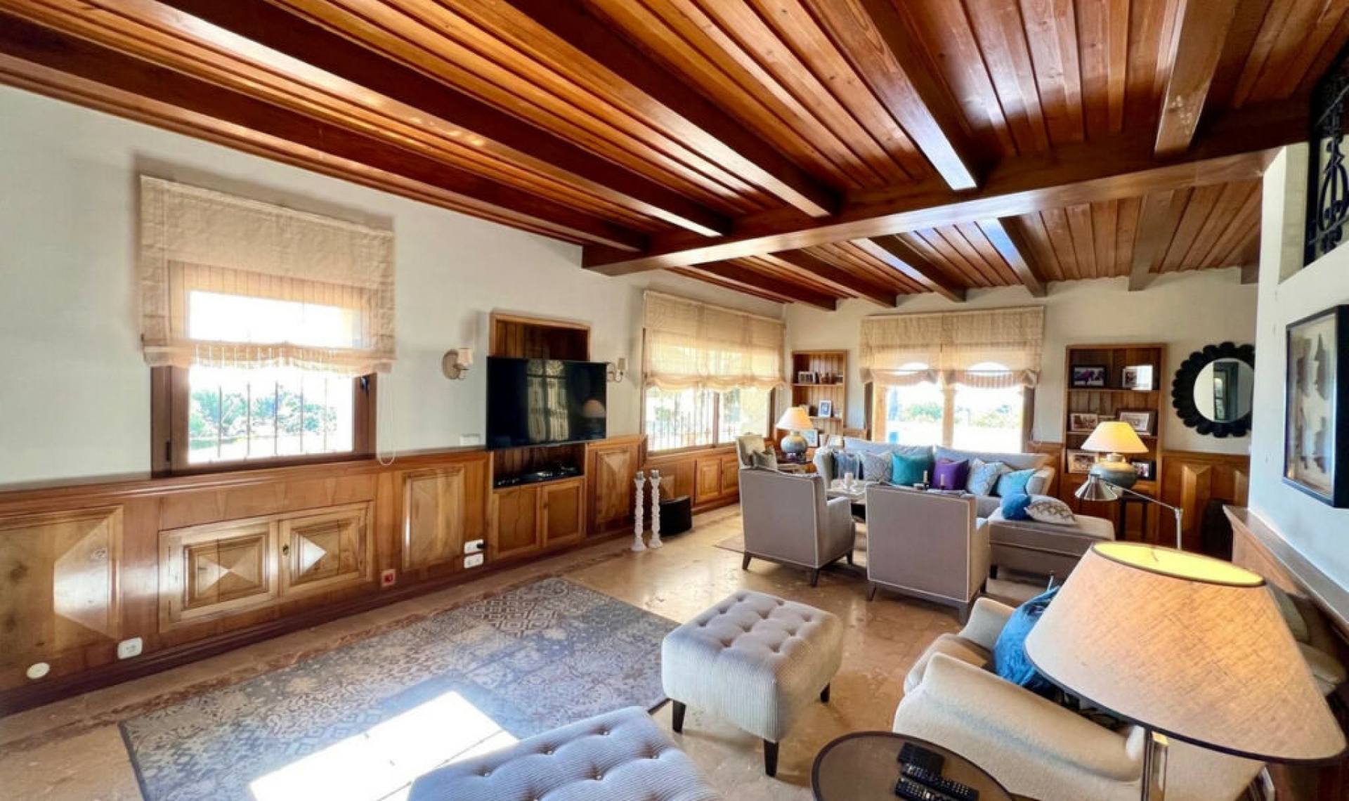 Resale - House -
Elviria