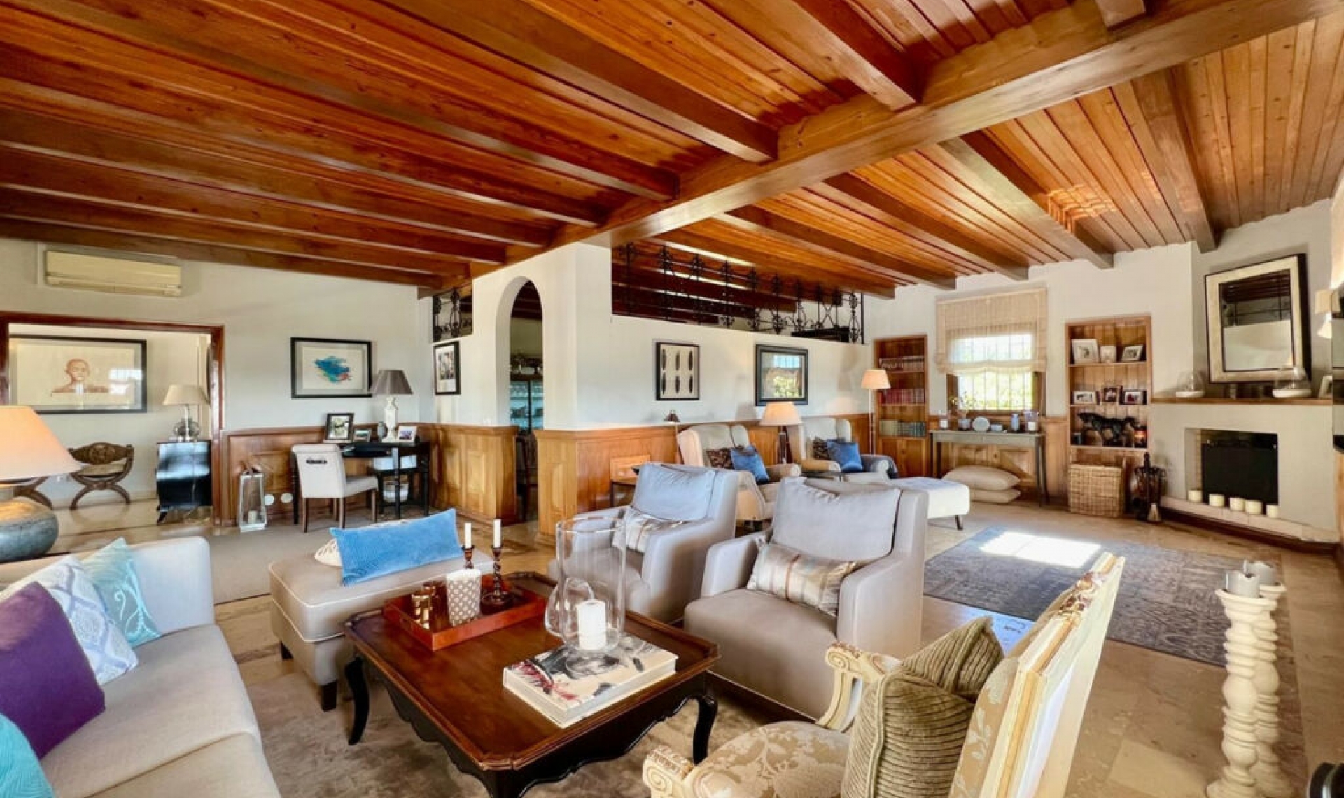 Resale - House -
Elviria