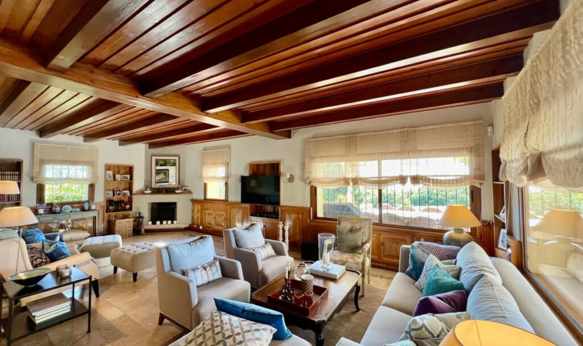 Resale - House -
Elviria