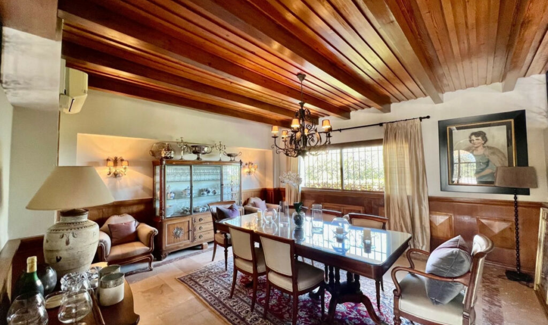 Resale - House -
Elviria