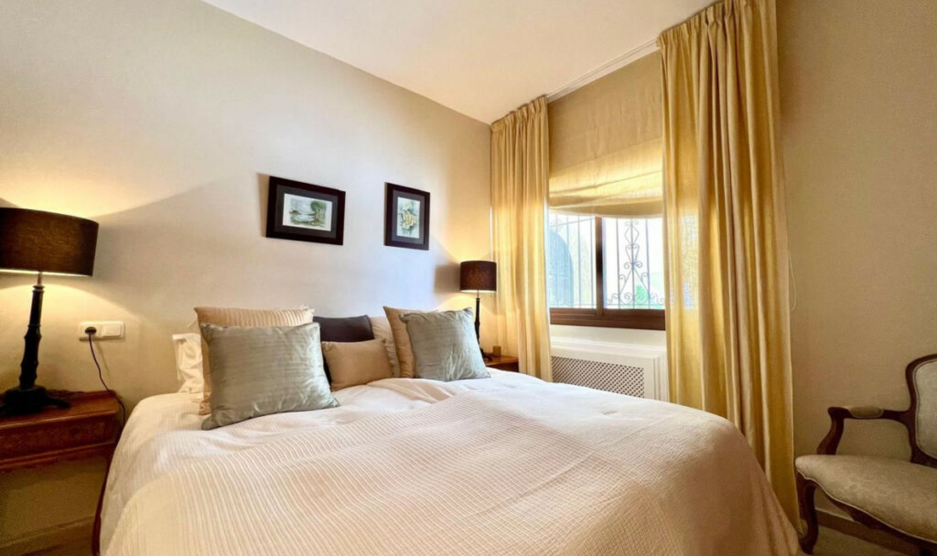 Resale - House -
Elviria