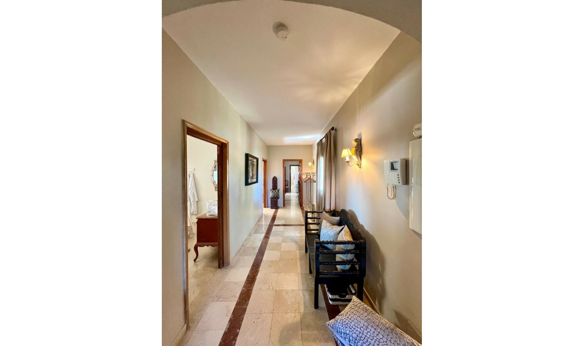 Resale - House -
Elviria