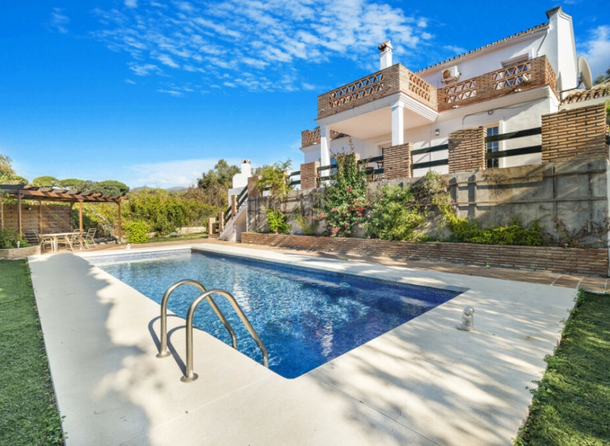 Resale - House -
Elviria