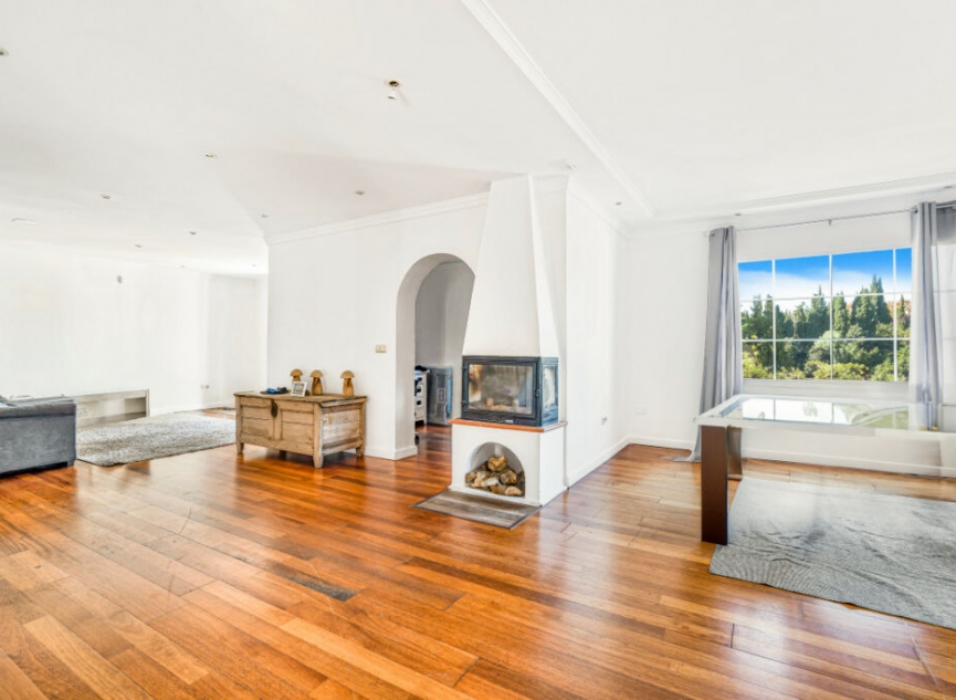Resale - House -
Elviria