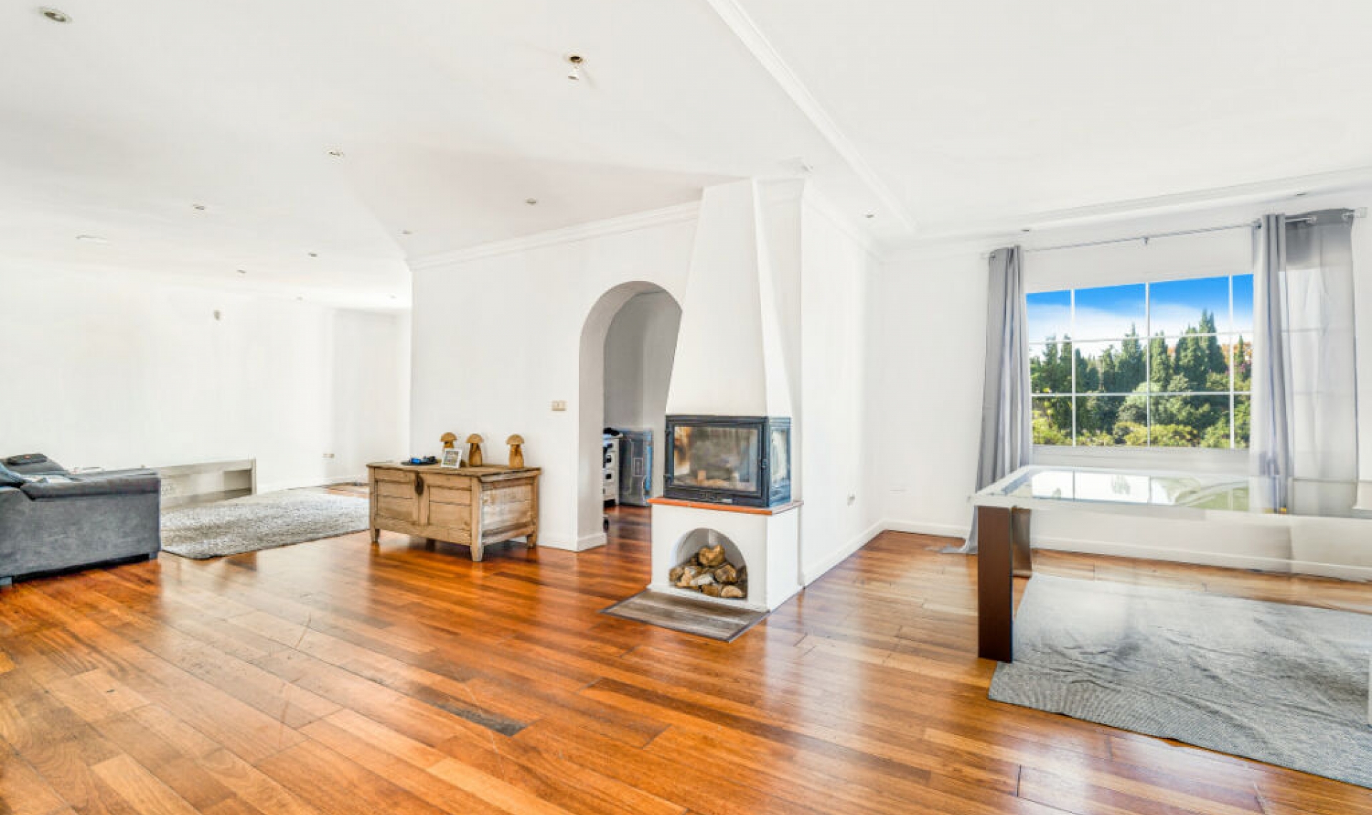 Resale - House -
Elviria