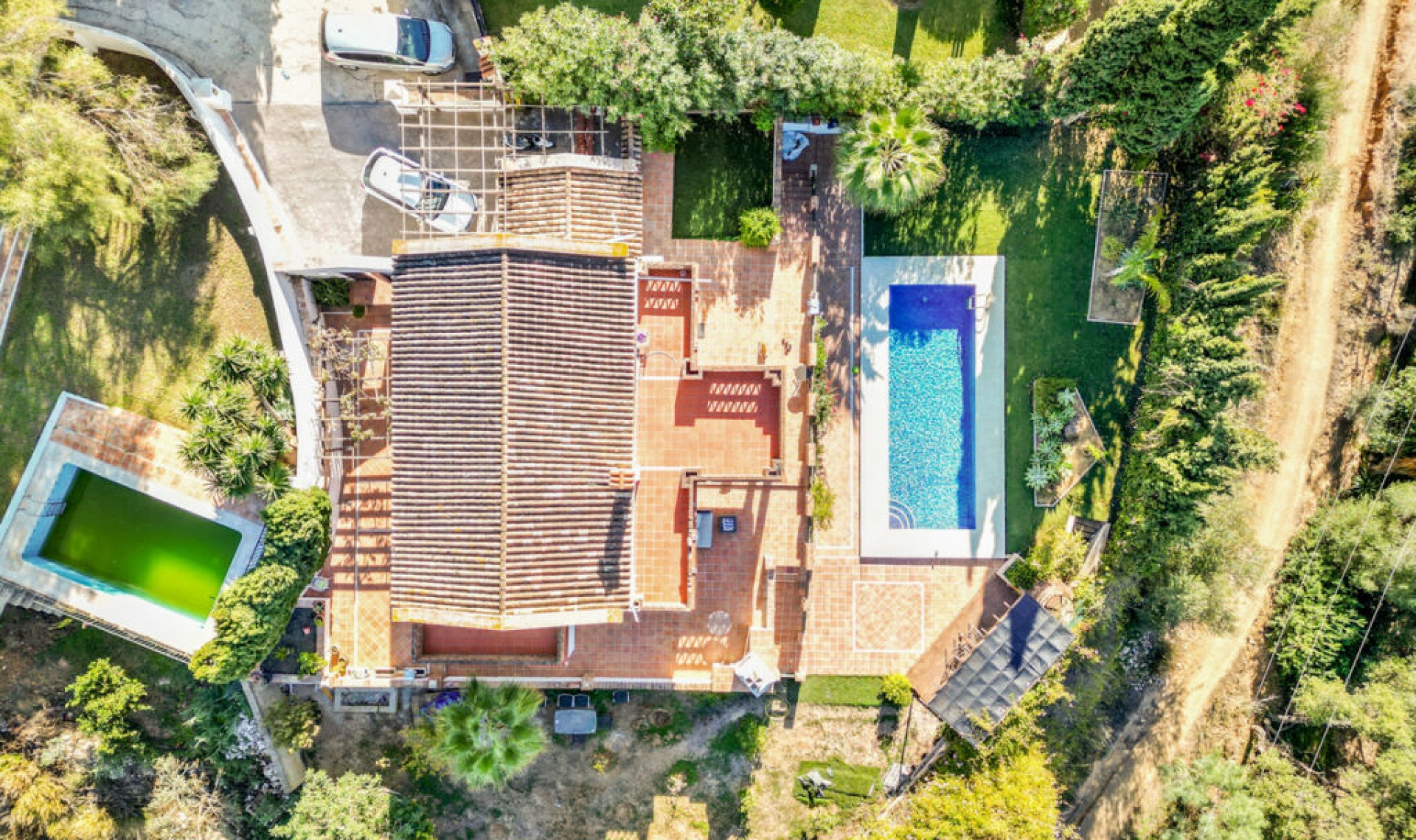 Resale - House -
Elviria