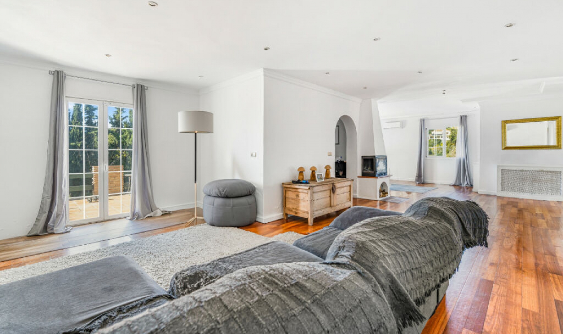Resale - House -
Elviria