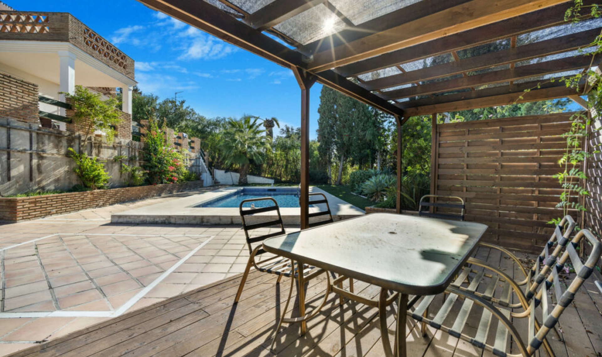 Resale - House -
Elviria