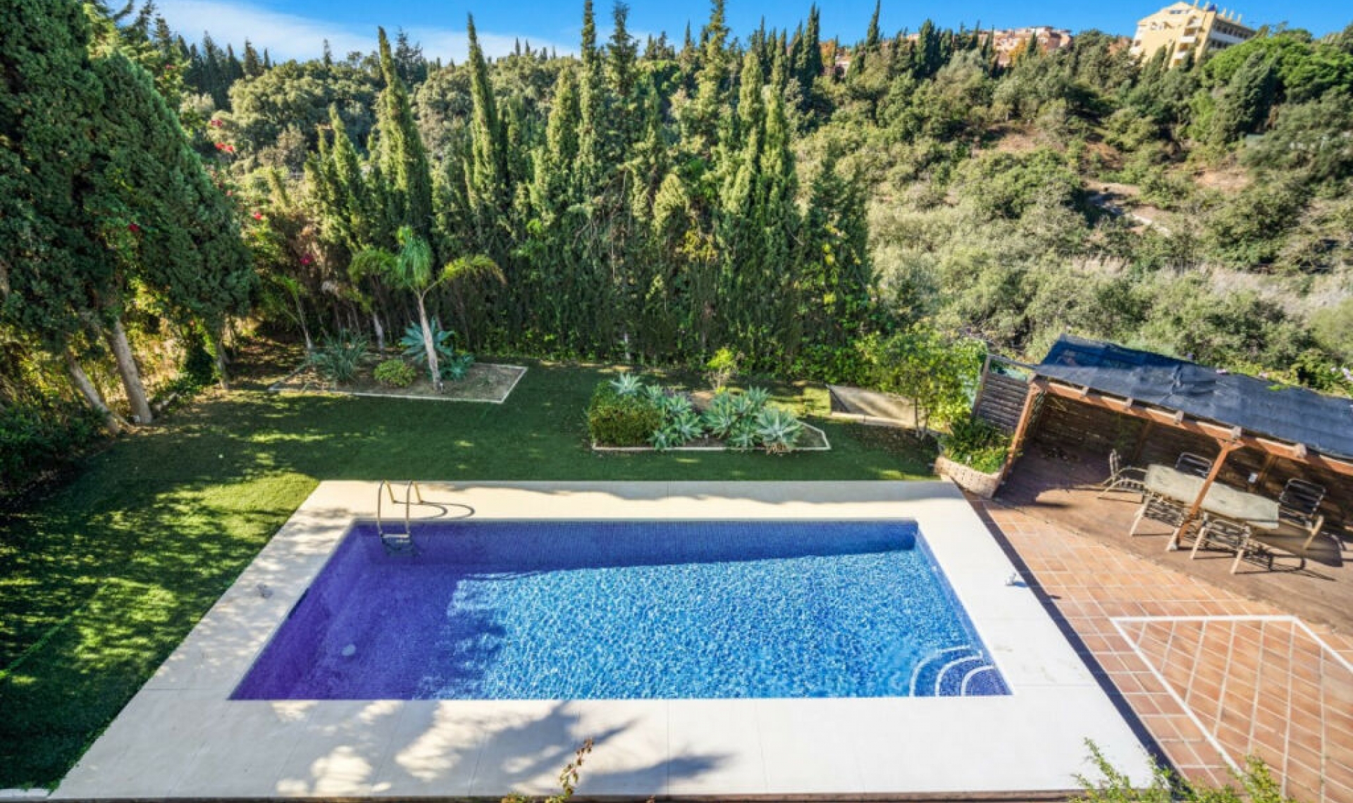 Resale - House -
Elviria