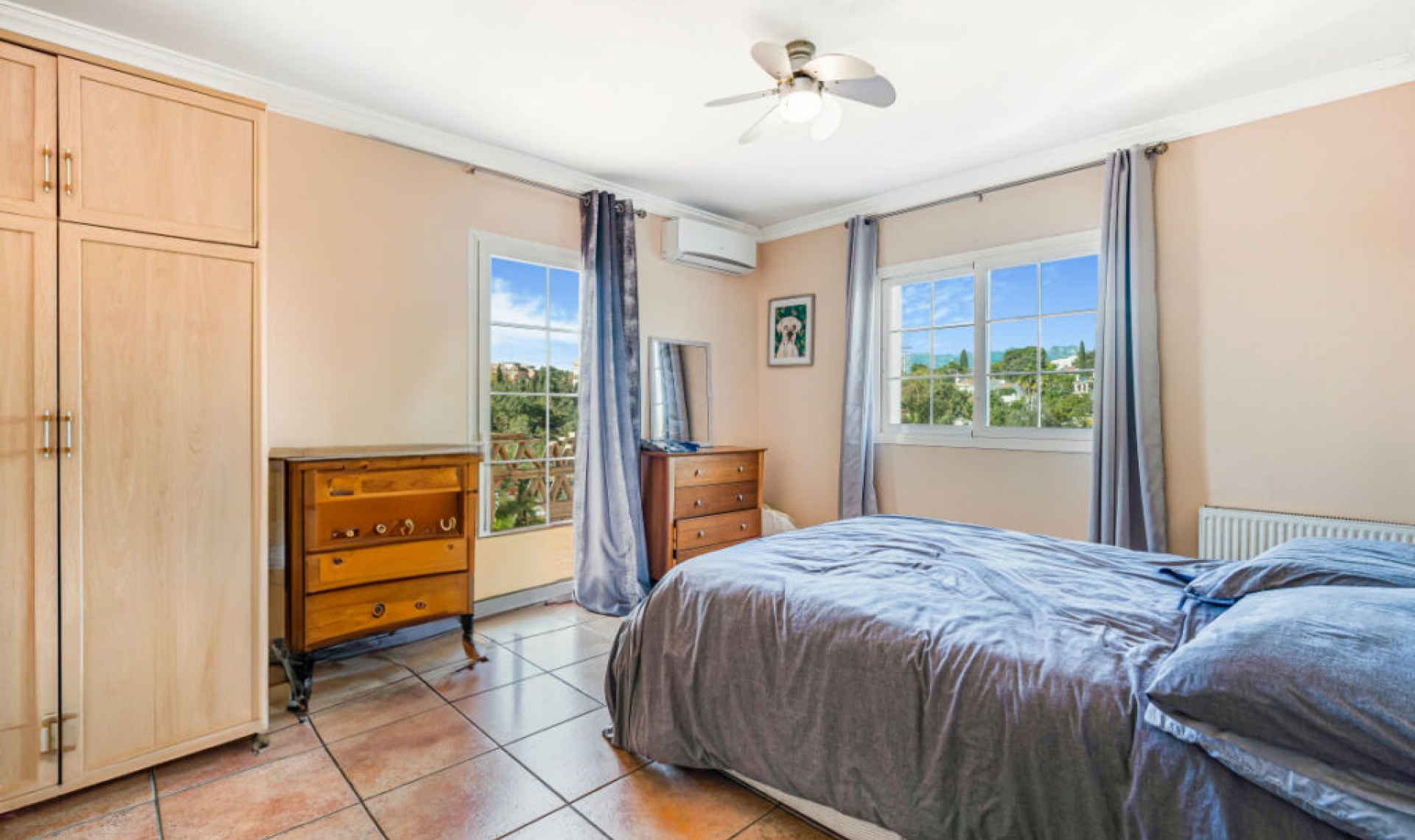 Resale - House -
Elviria