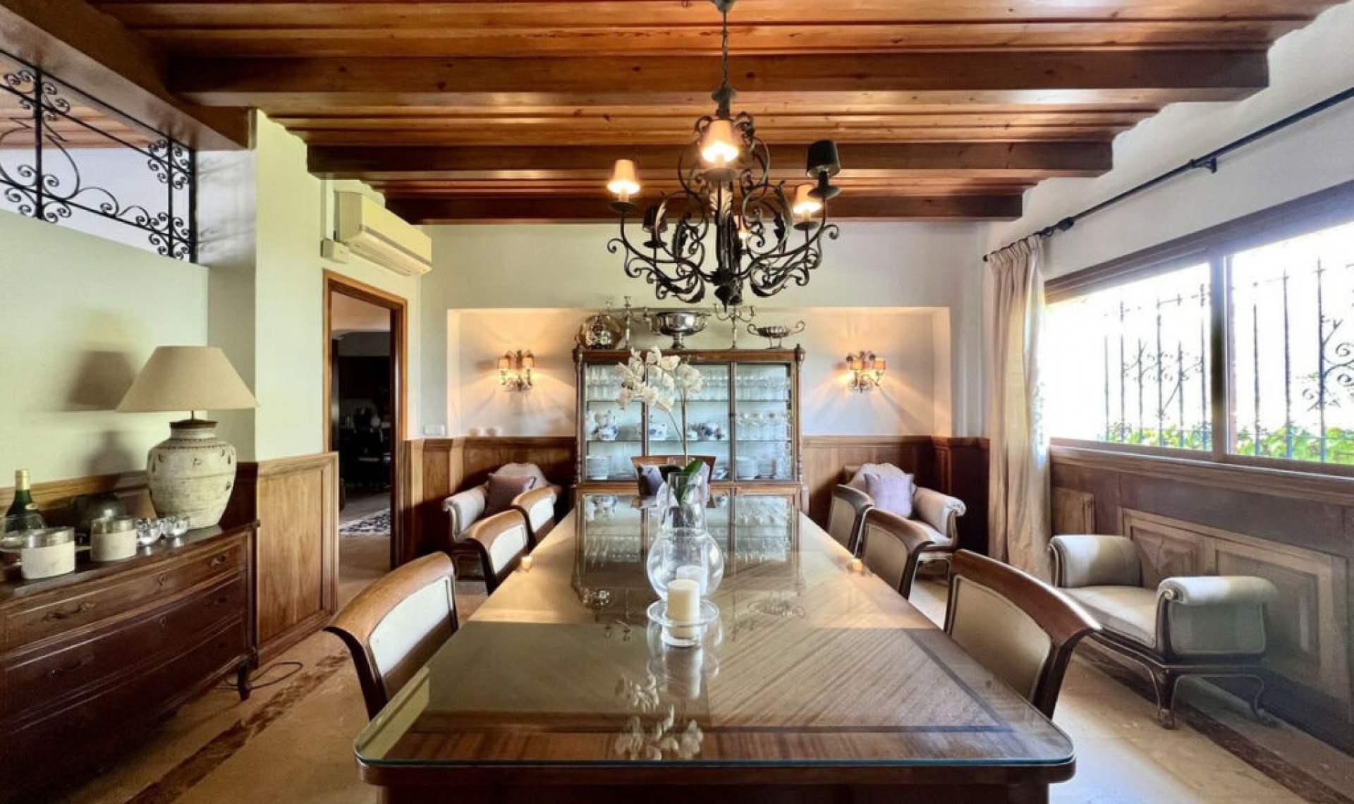 Resale - House -
Elviria