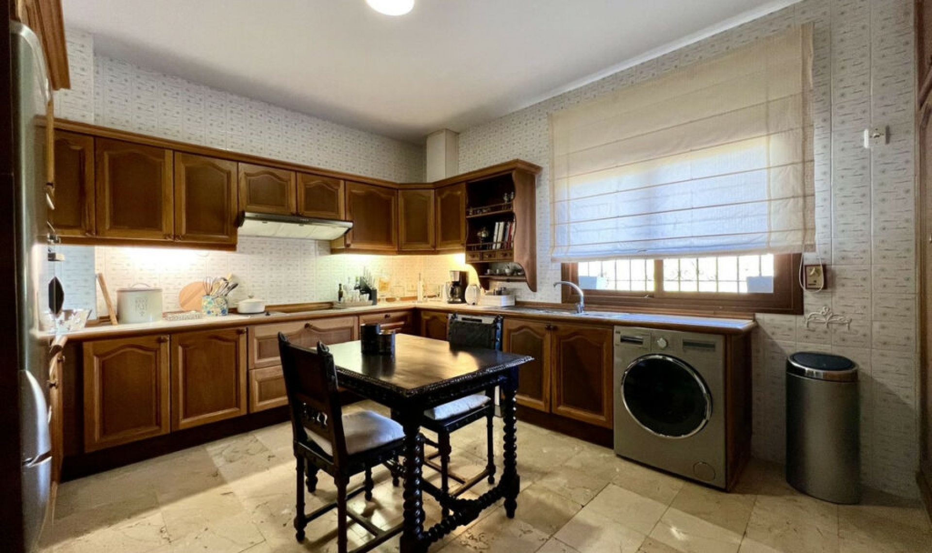 Resale - House -
Elviria