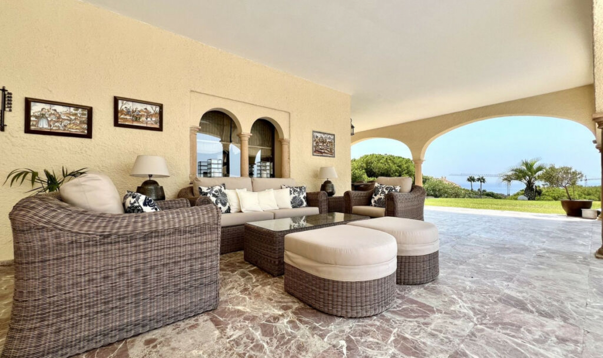 Resale - House -
Elviria