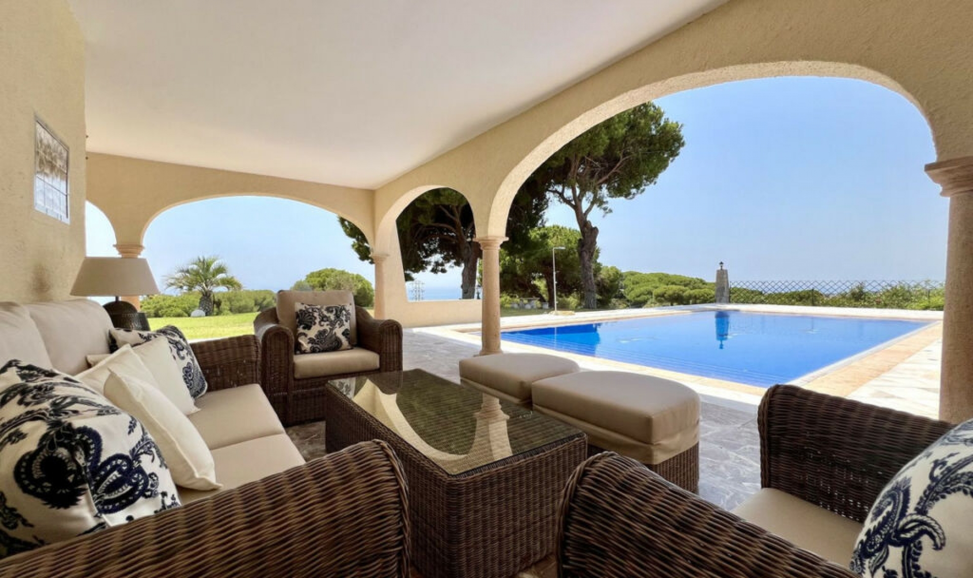 Resale - House -
Elviria