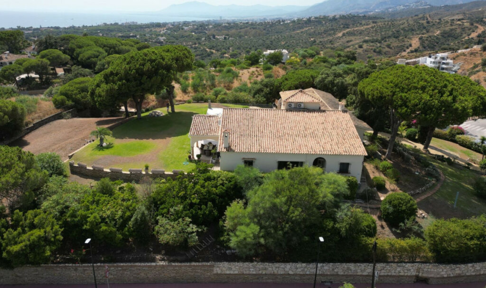 Resale - House -
Elviria