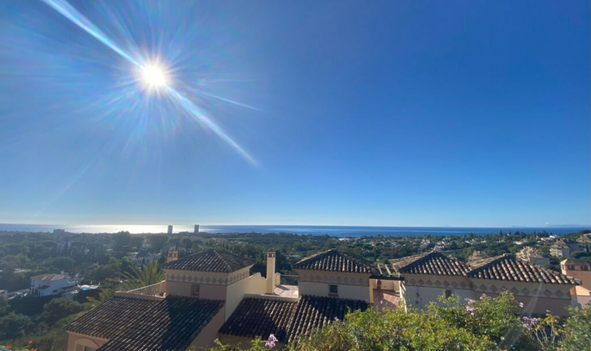 Resale - House -
Elviria