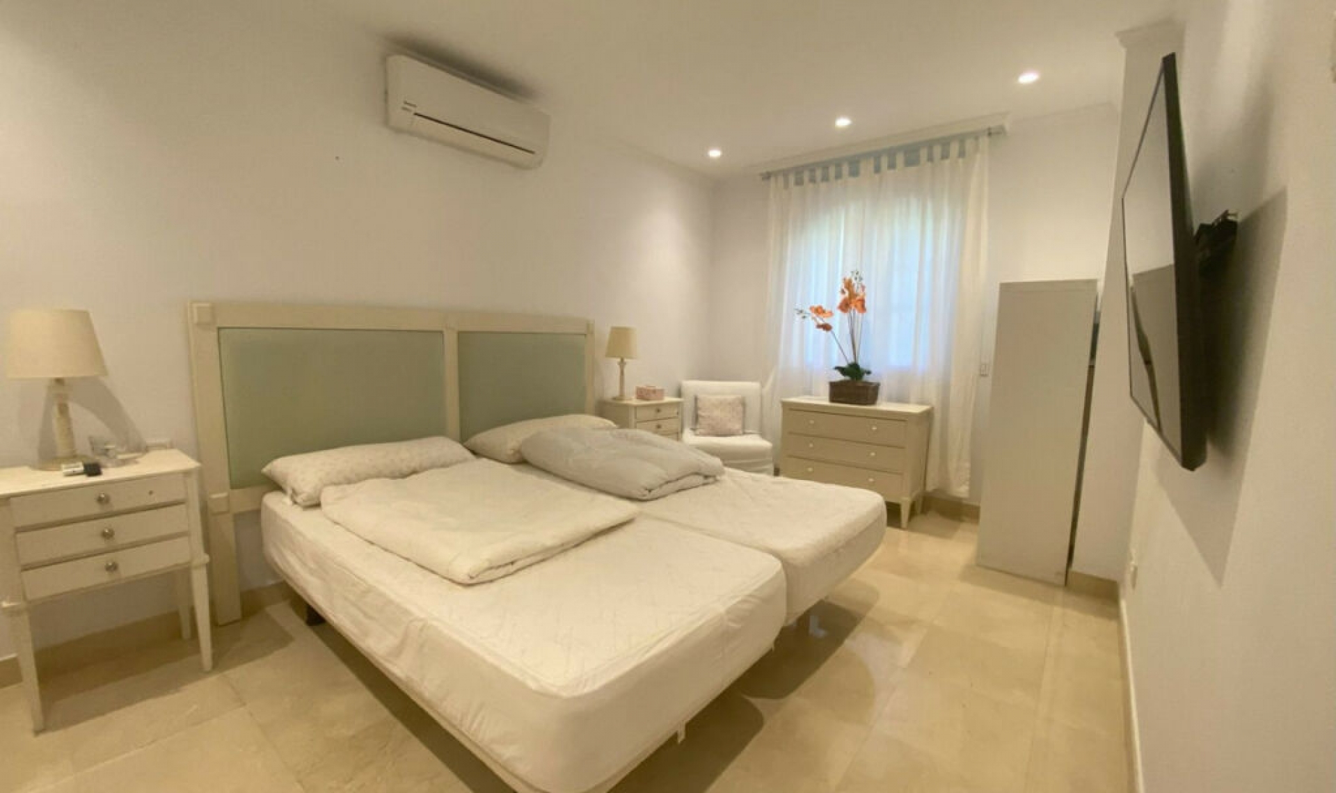 Resale - House -
Elviria