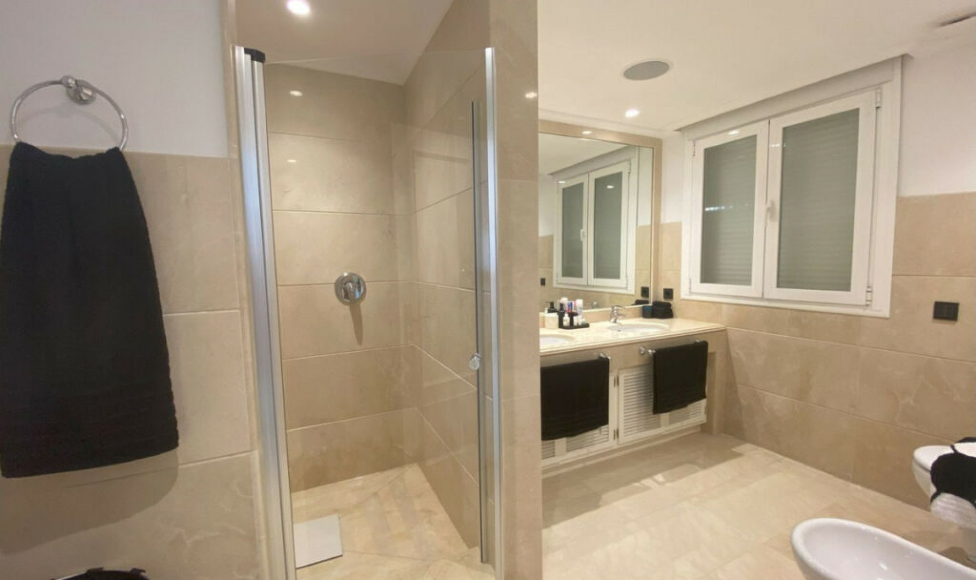 Resale - House -
Elviria