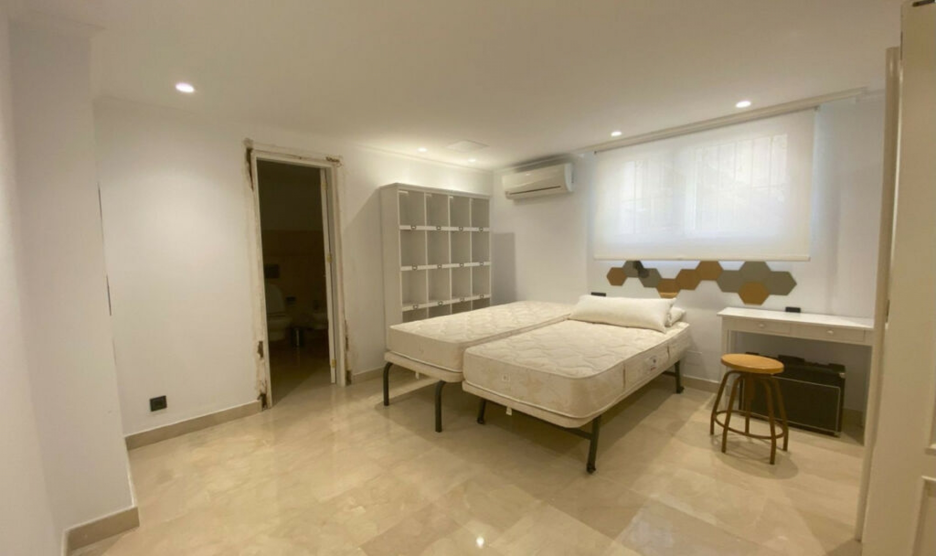 Resale - House -
Elviria