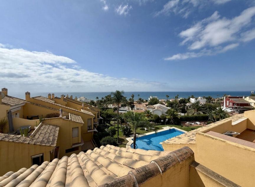 Resale - House -
Elviria