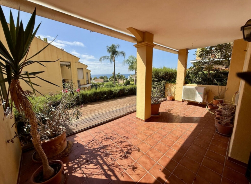 Resale - House -
Elviria