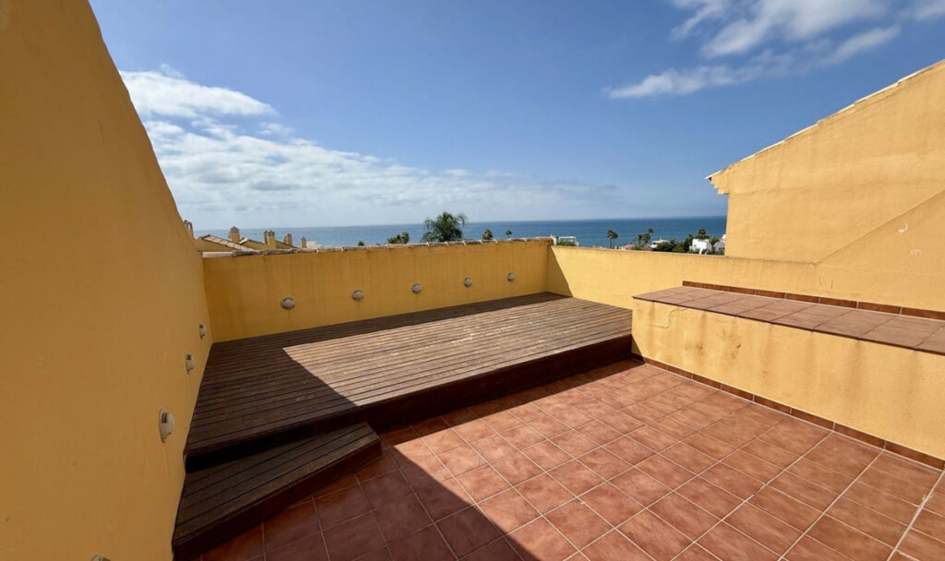 Resale - House -
Elviria