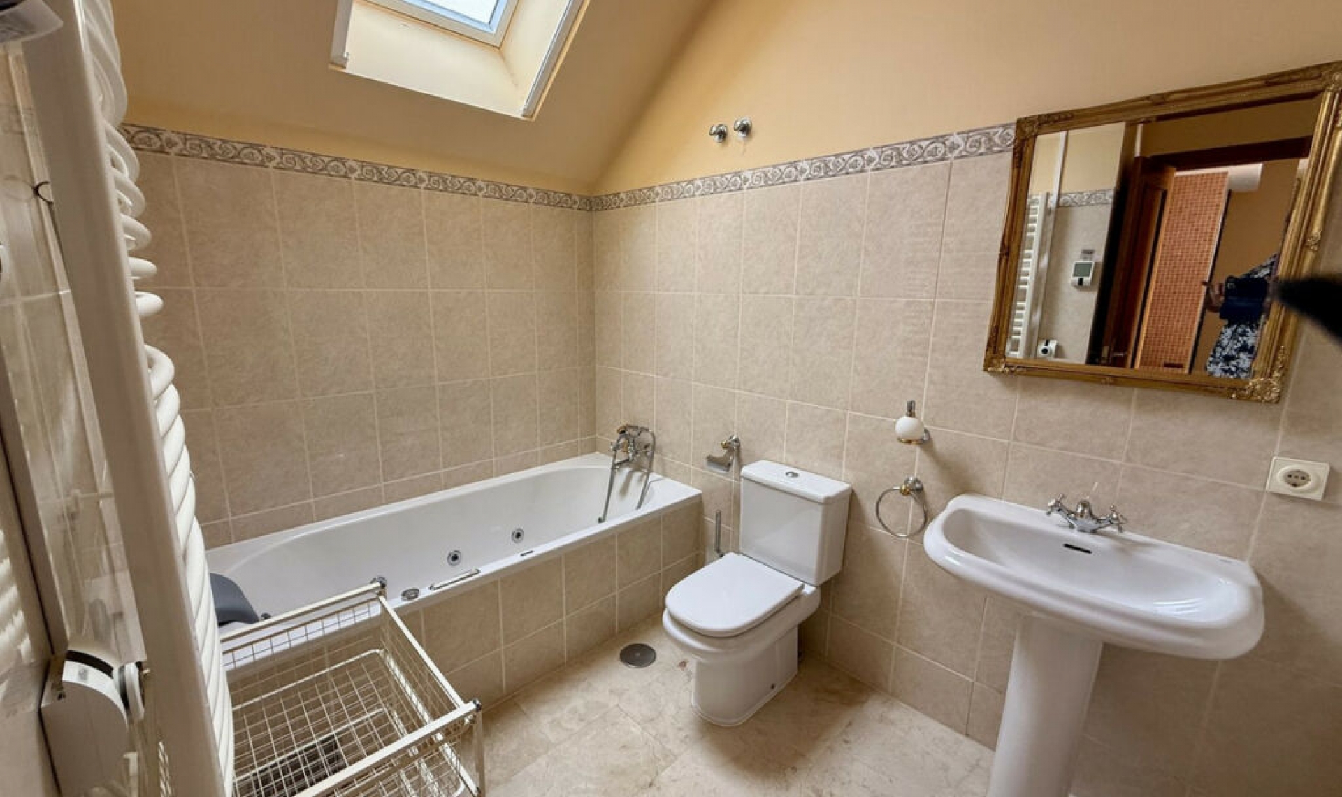 Resale - House -
Elviria