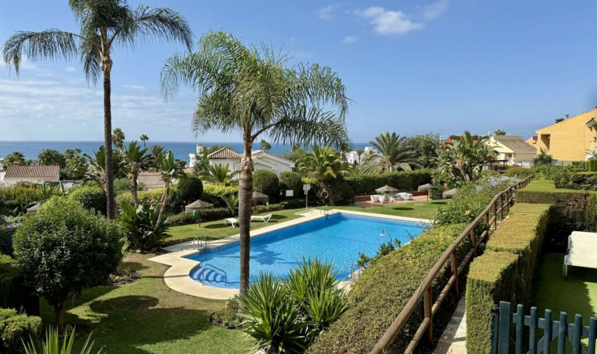 Resale - House -
Elviria