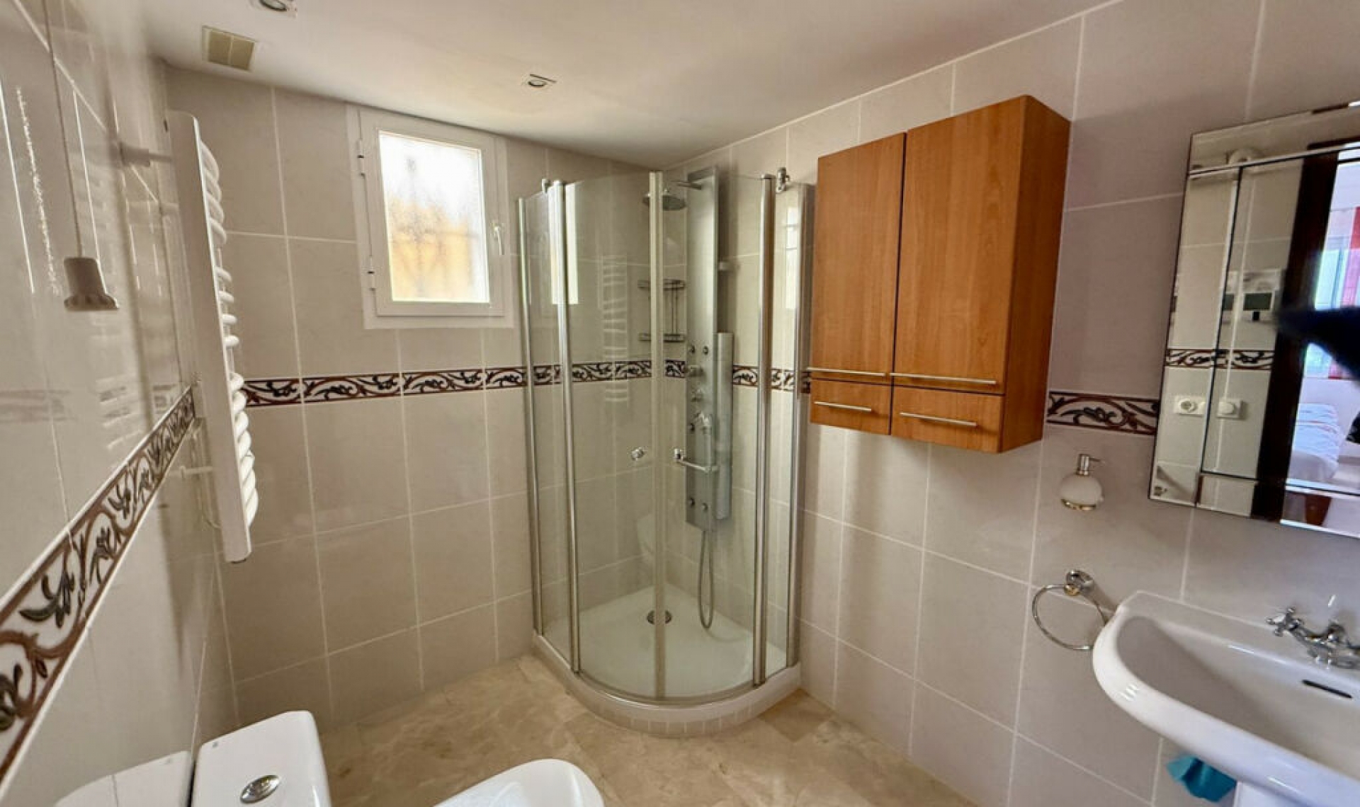 Resale - House -
Elviria