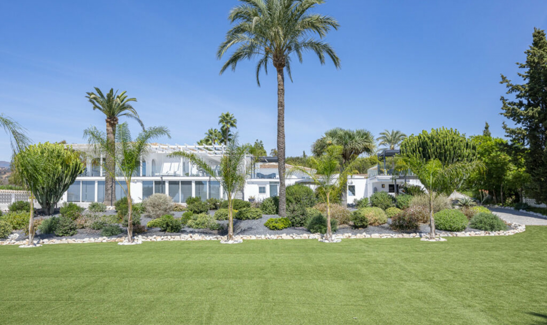 Resale - House -
Elviria