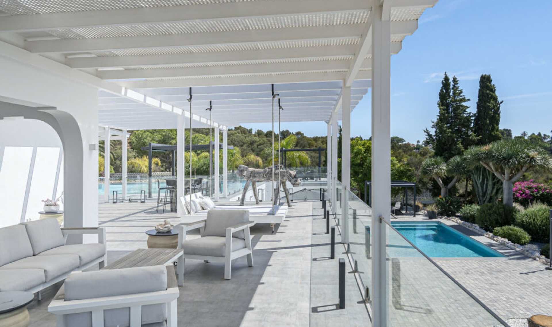 Resale - House -
Elviria