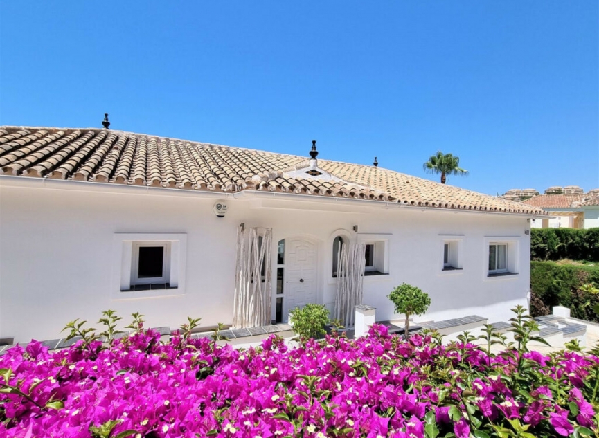Resale - House -
Elviria
