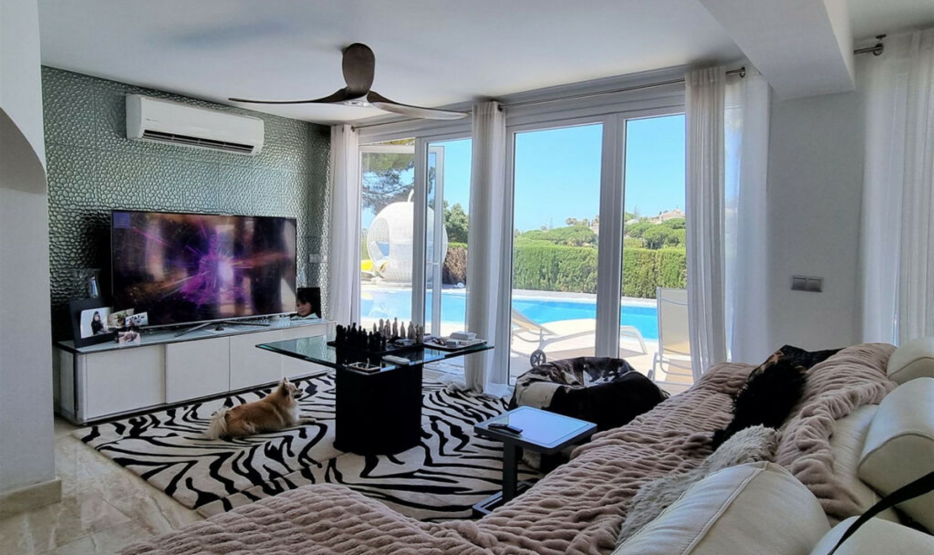 Resale - House -
Elviria