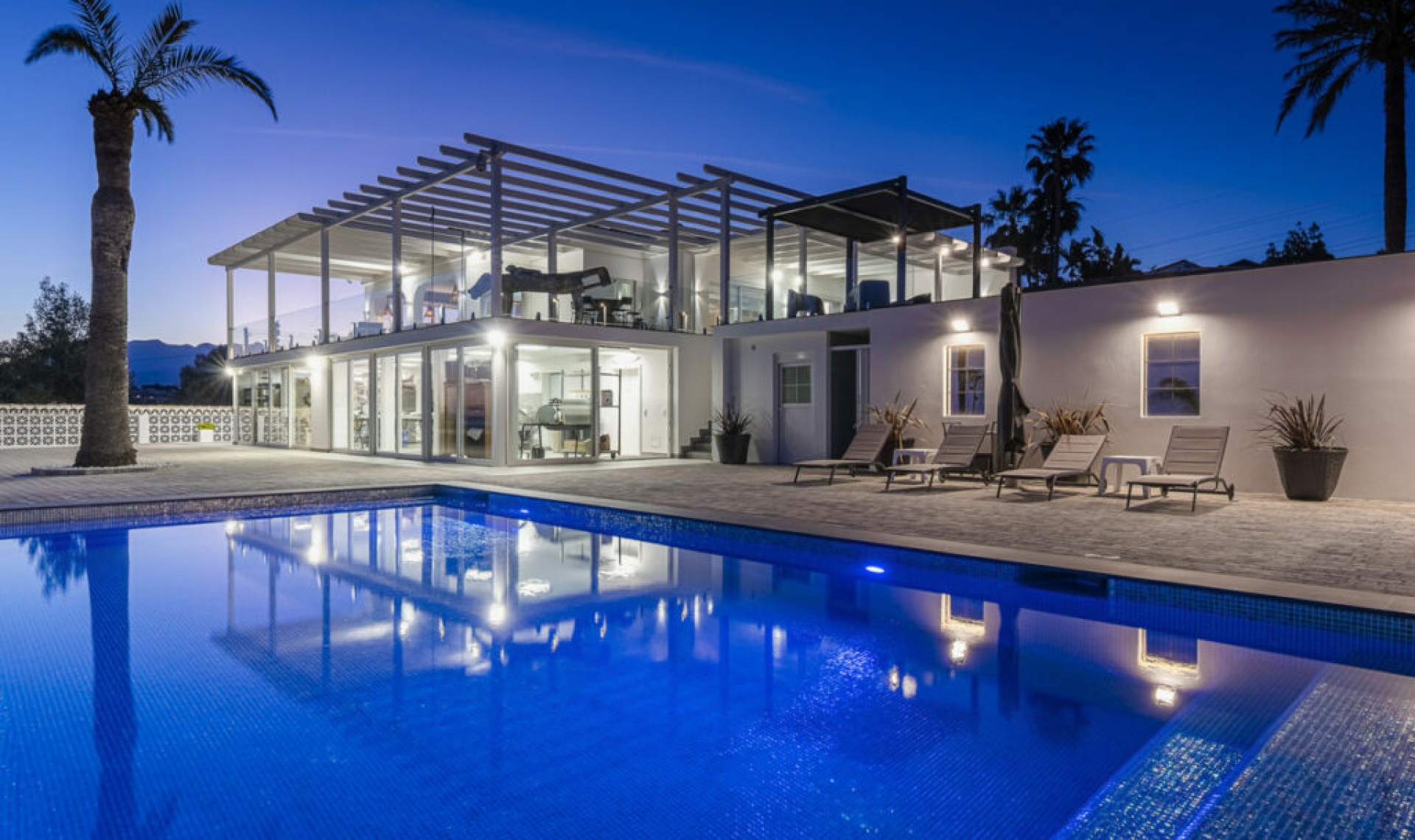 Resale - House -
Elviria