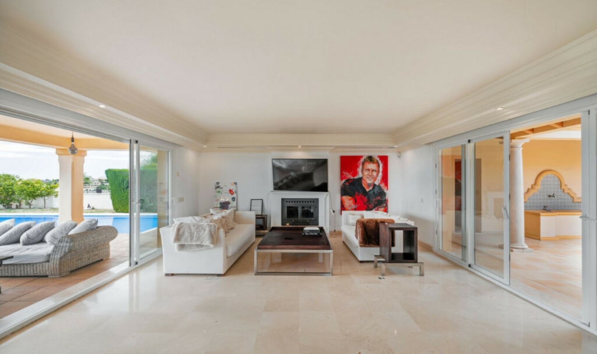 Resale - House -
Elviria