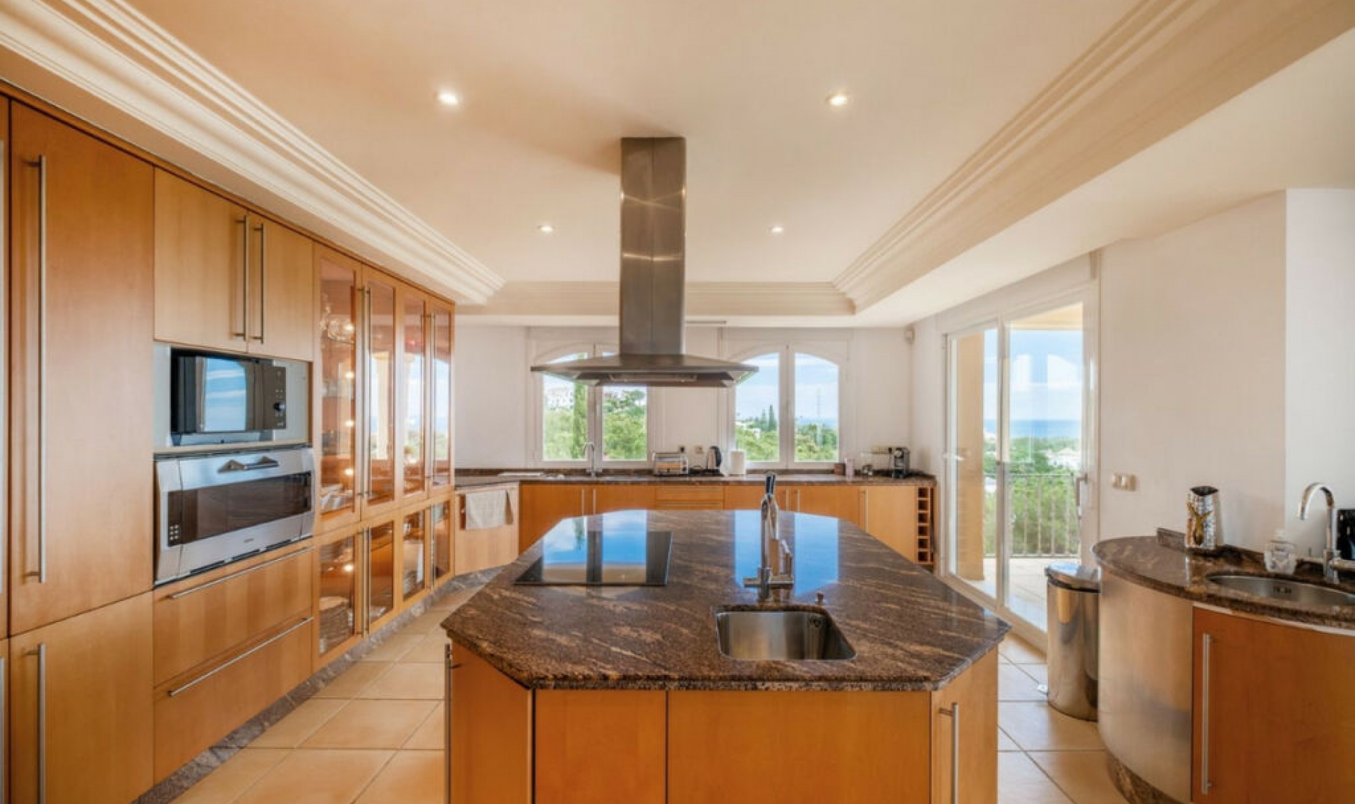 Resale - House -
Elviria