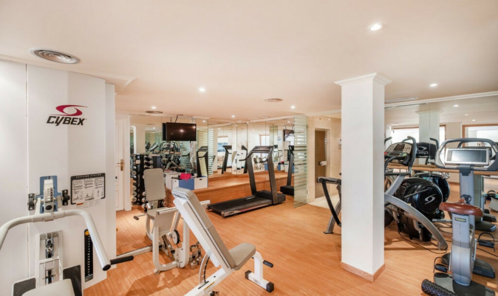 Resale - House -
Elviria