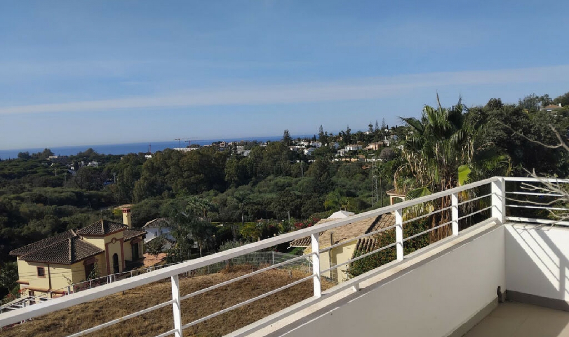 Resale - House -
Elviria