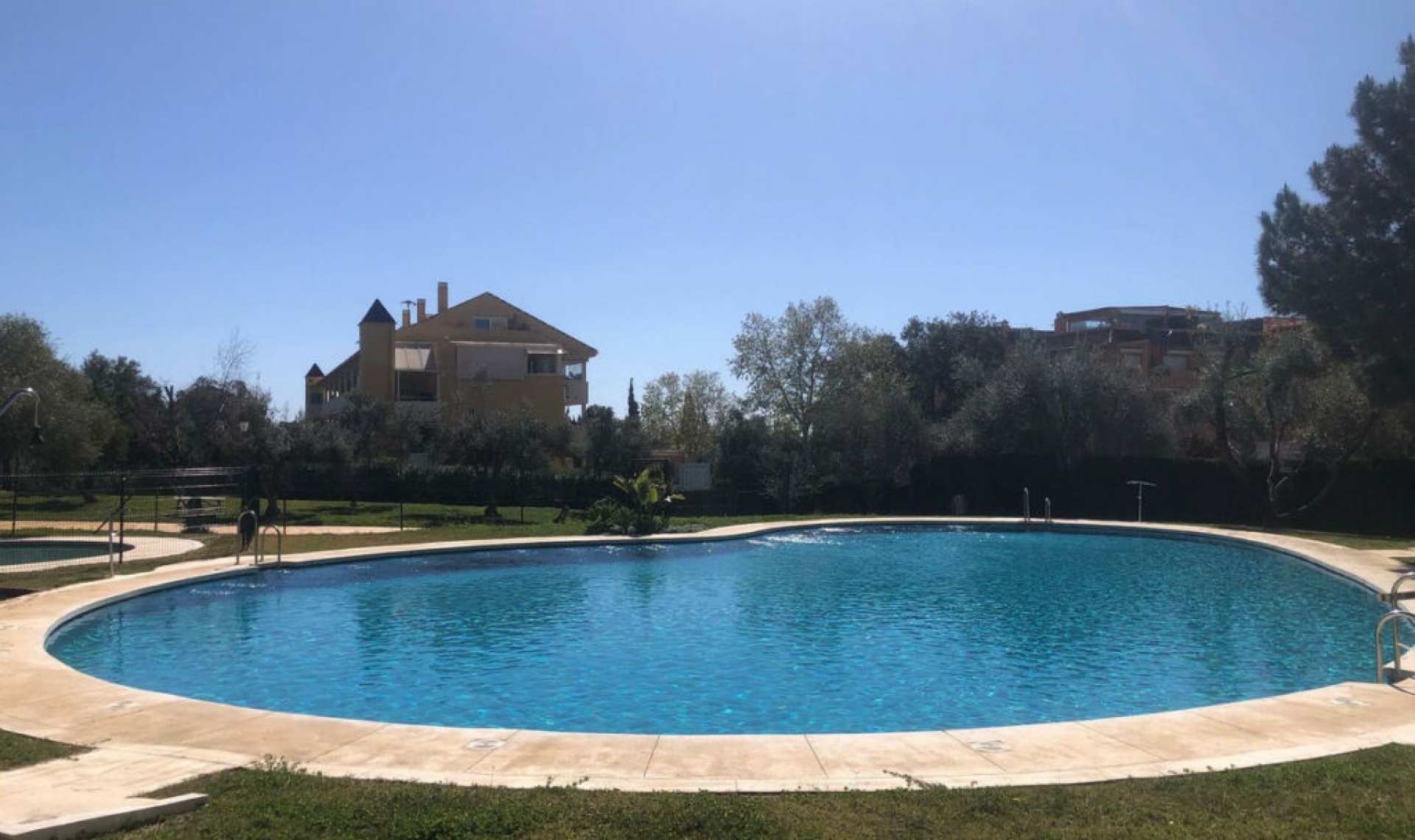 Resale - House -
Elviria