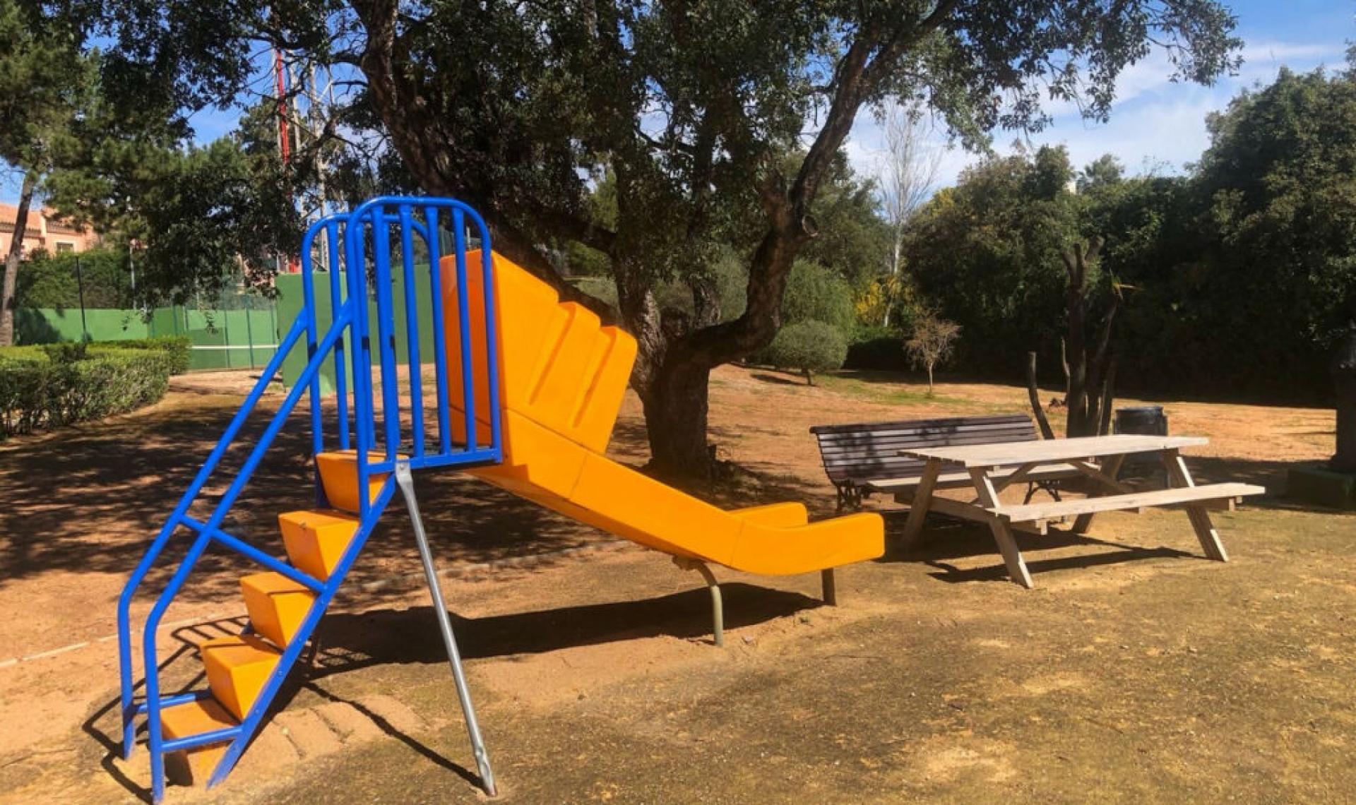 Resale - House -
Elviria