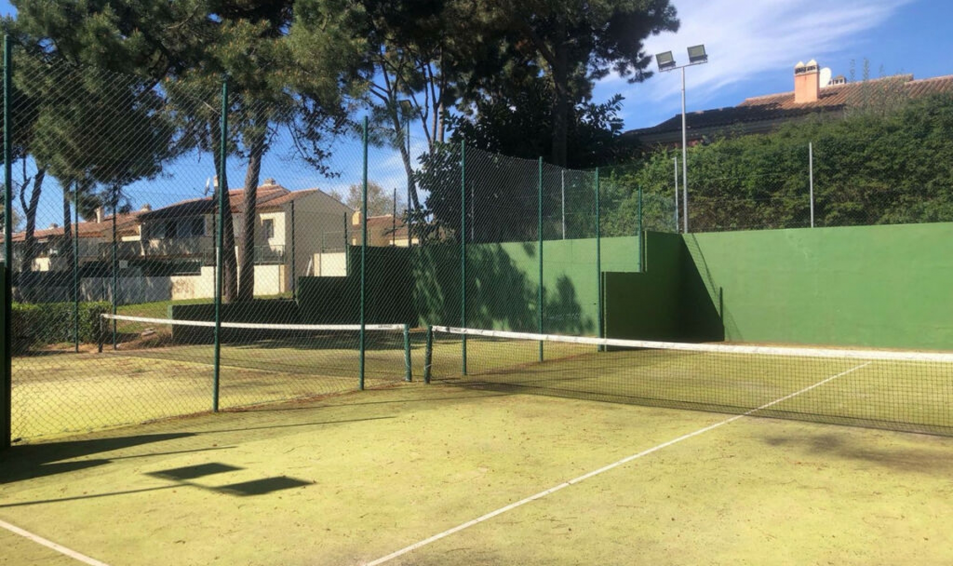 Resale - House -
Elviria