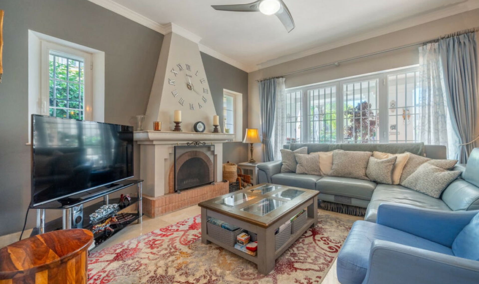 Resale - House -
Elviria